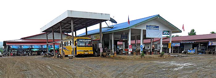 'Pak Lay Bus Station' by Asienreisender